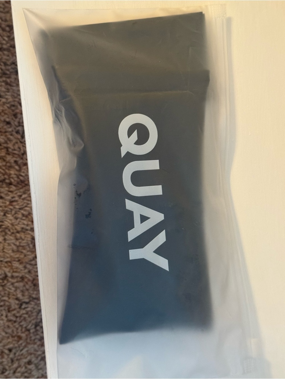 QUAY Drive In Square Sunglasses – Case Included - Picture 16 of 16